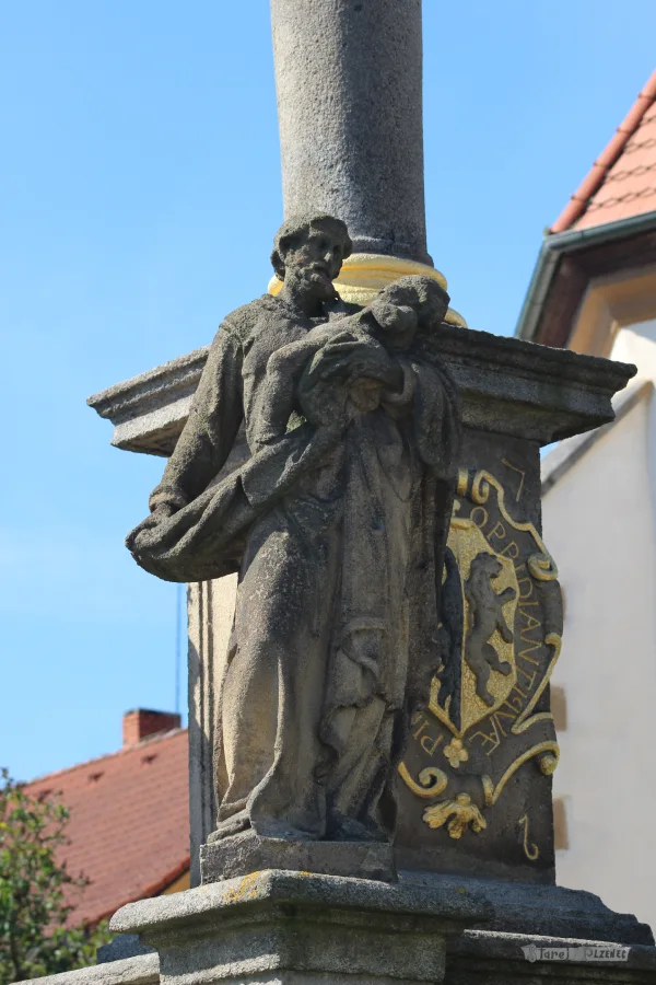 Sv. Josef na mariánském sloupu ve Starém Plzenci Sv. Josef na mariánském sloupu ve Starém Plzenci - StarejPlzenec.cz