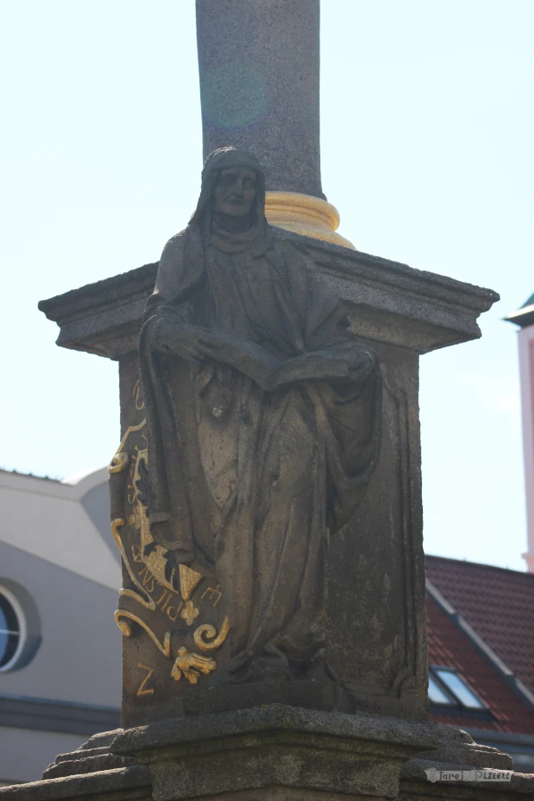 Sv. Ludmila na mariánském sloupu ve Starém Plzenci Sv. Ludmila na mariánském sloupu ve Starém Plzenci - StarejPlzenec.cz