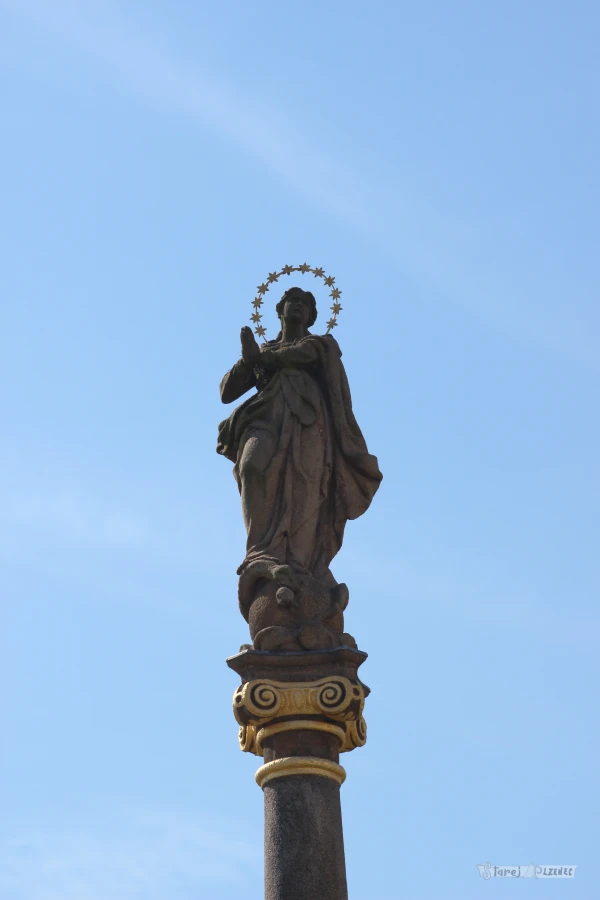 Panna Maria na mariánském sloupu ve Starém Plzenci Panna Maria na mariánském sloupu ve Starém Plzenci - StarejPlzenec.cz