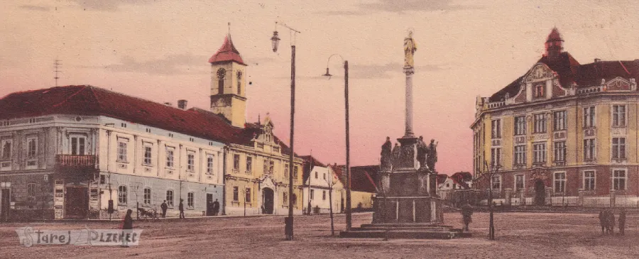 Mariánský sloup na náměstí ve Starém Plzenci Mariánský sloup na náměstí ve Starém Plzenci - StarejPlzenec.cz