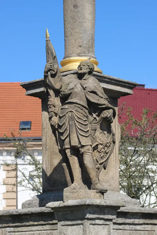 Sv. Václav na mariánském sloupu ve Starém Plzenci Sv. Václav na mariánském sloupu ve Starém Plzenci - StarejPlzenec.cz