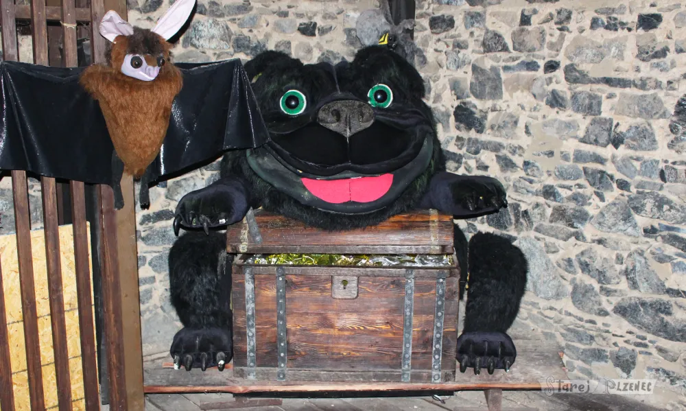 Černý pes hlídající poklad na Radyni - StarejPlzenec.cz